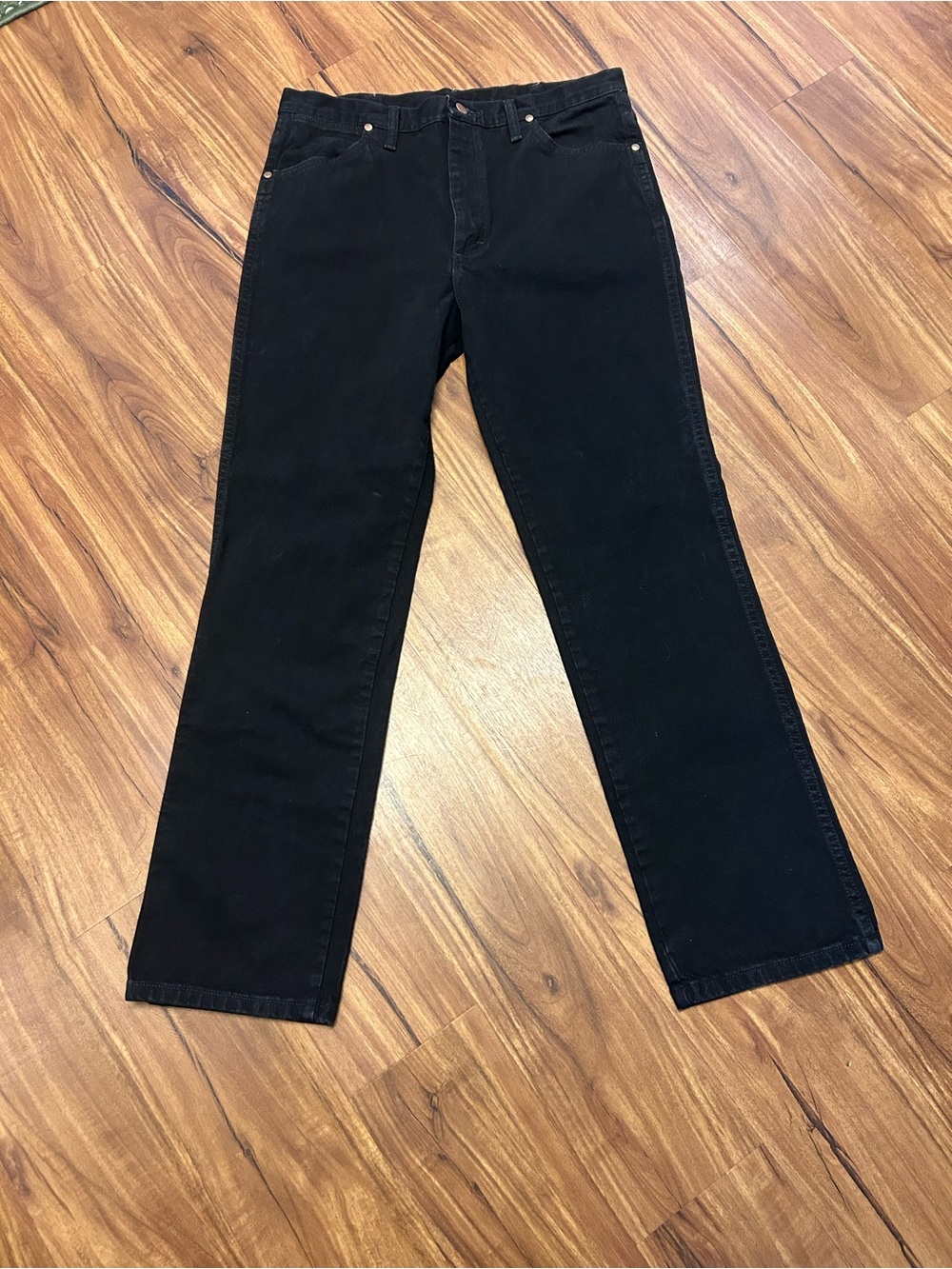 Wrangler Black Men's Straight Jeans 34x32 Cowboy cut.